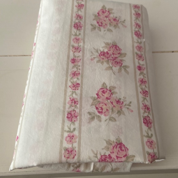 Simply Shabby Chic Accents Simply Shabby Chic Balloon Shade Curtain